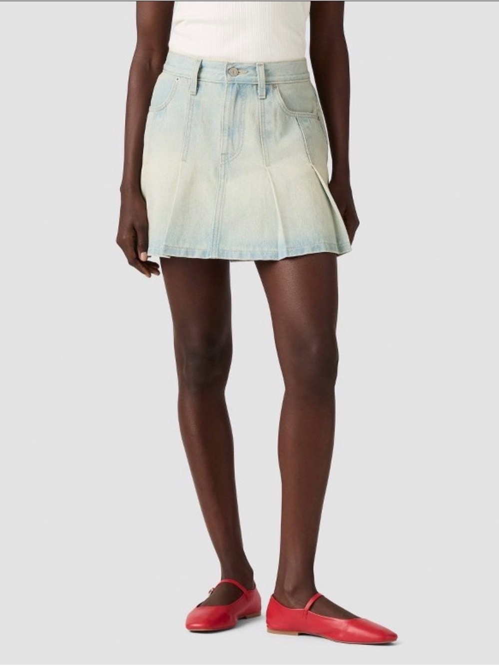 NWT women’s Levi’s pleated mini skirt